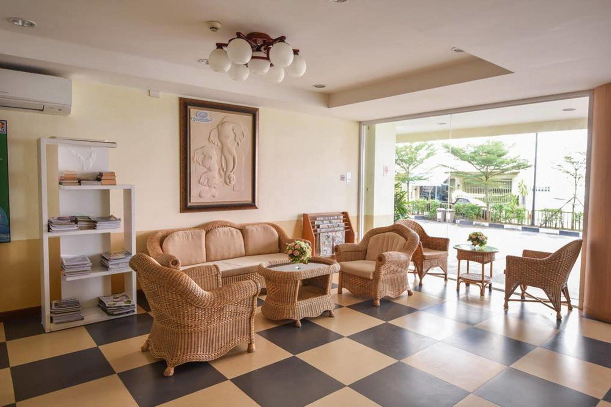 Trat Center Hotel Ngoại thất bức ảnh